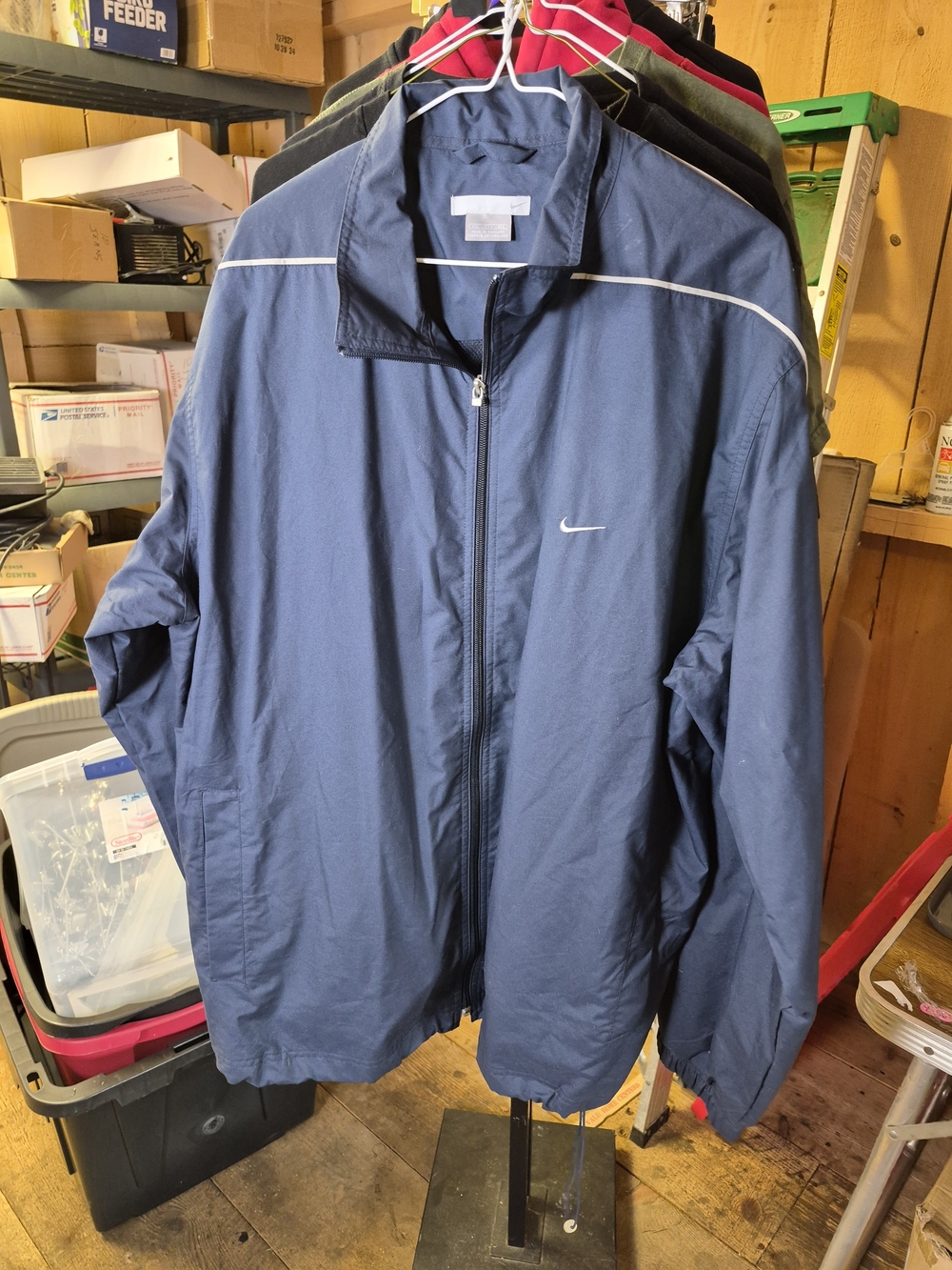 Nike Men’s Navy Lightweight Windbreaker Jacket Bin 53